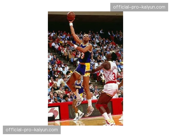 名家专栏：传统中锋价值回归，是战术轮回还是数据化选材的必然？